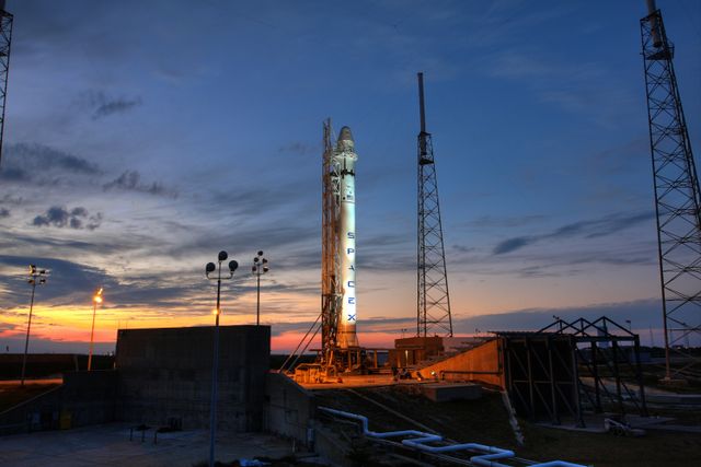 スペースX